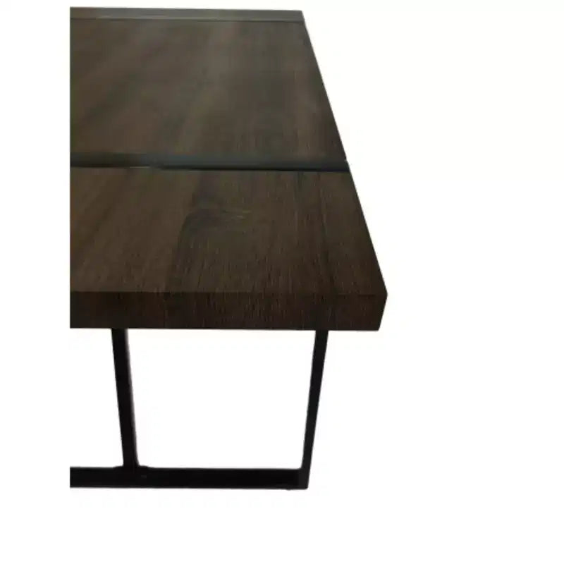 Table à manger moderne, rustique et industrielle (4-6 personnes), MDF de 1.5 d’épaisseur, pieds en métal noir, polyvalente.