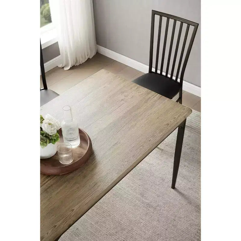 Quadratischer Esstisch, 48, mit robustem Metallgestell und Holzplatte, Walnuss/Schwarz