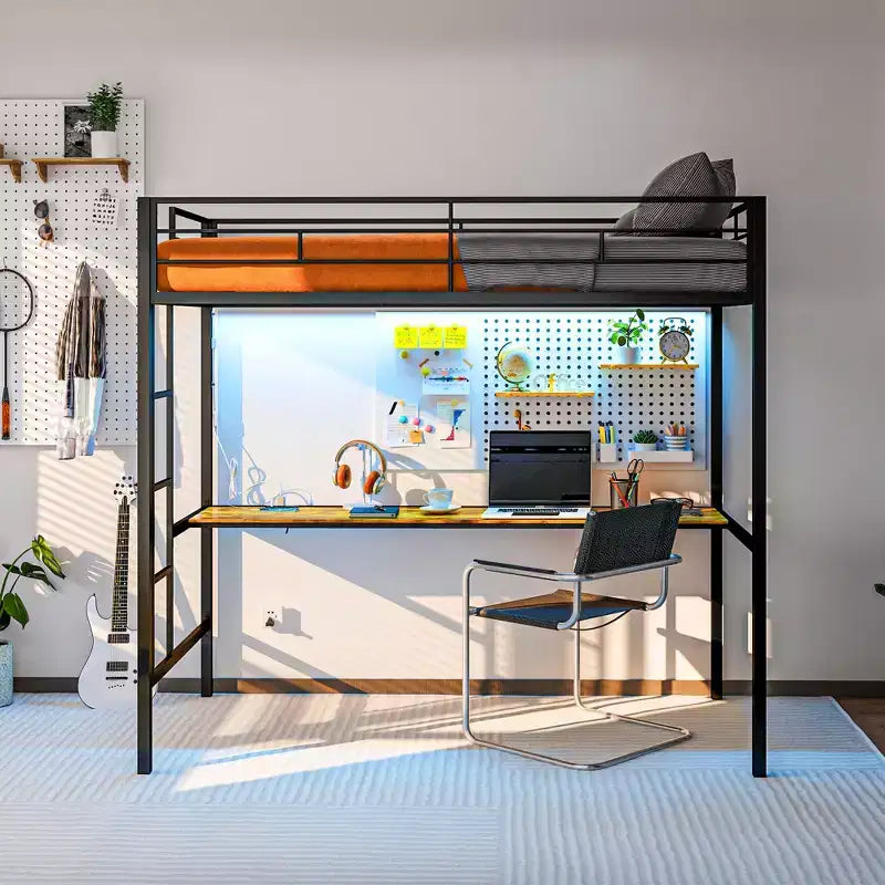 Lit mezzanine une place avec bureau, éclairage LED et station de recharge, cadre de lit mezzanine en métal une place avec barrière de sécurité, échelle, silencieux, noir