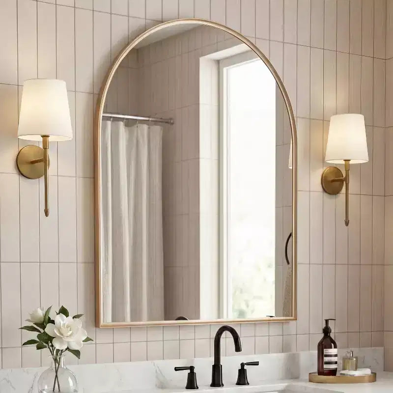 Miroir mural à cadre métallique arqué