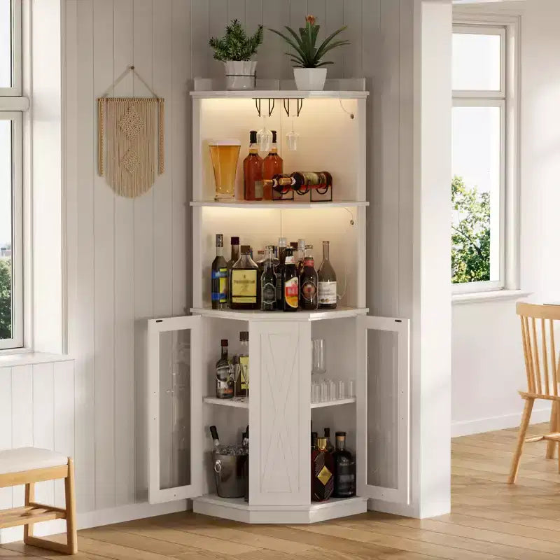 Gabinete esquinero para bar con soporte para copas, gabinete alto para vinos estilo granja de 67 con toma de corriente, de madera, para comedor o cocina