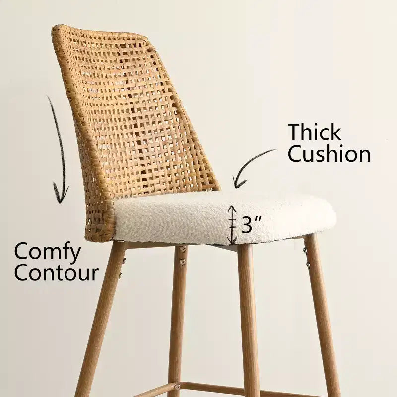 Set aus 4 Bouclé-Rattan-Thekenhockern, 27 Zoll hohe gepolsterte Barstühle mit Rattanlehne für Kücheninsel oder Frühstückstheke